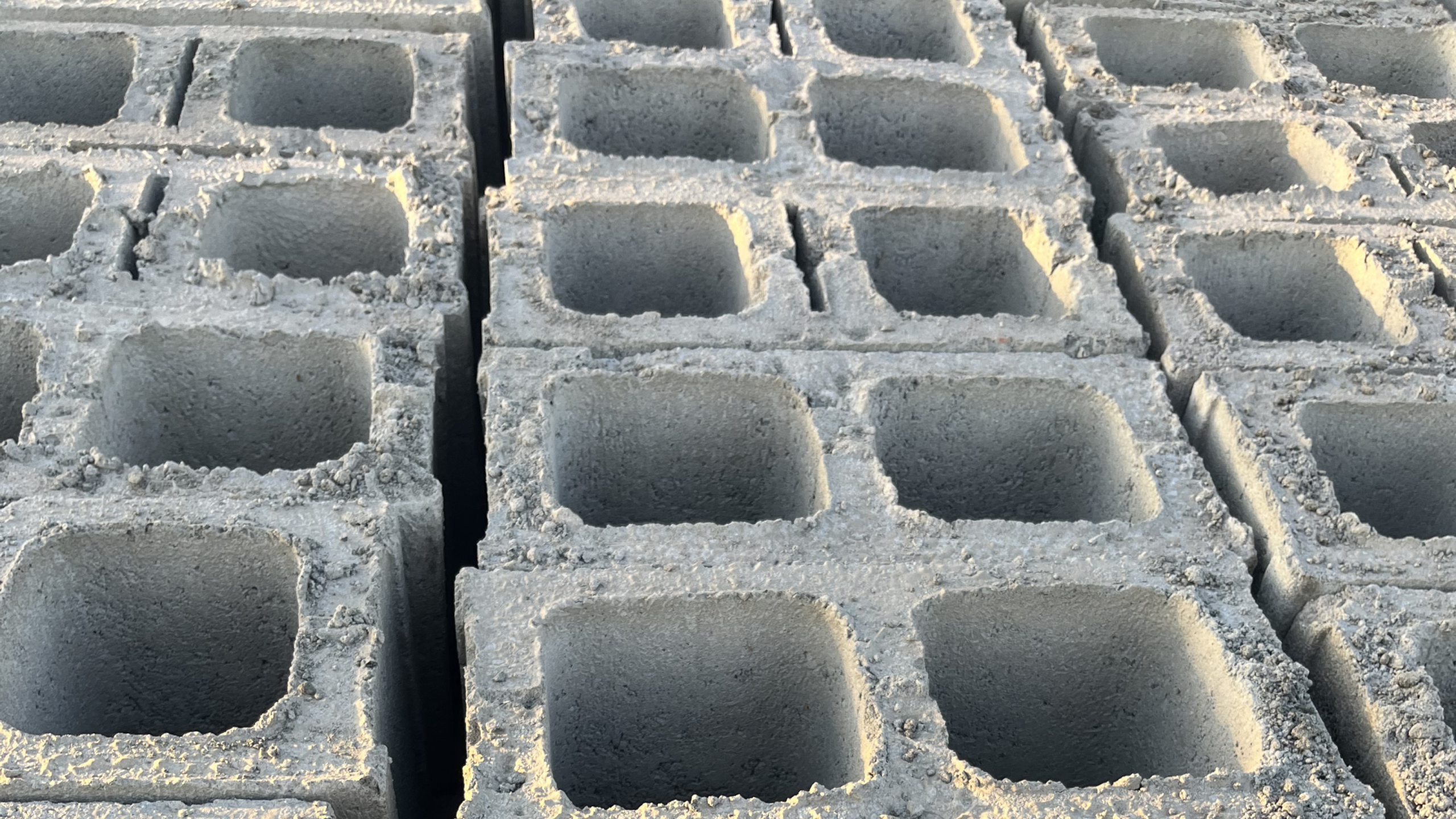 200m Hollow Block